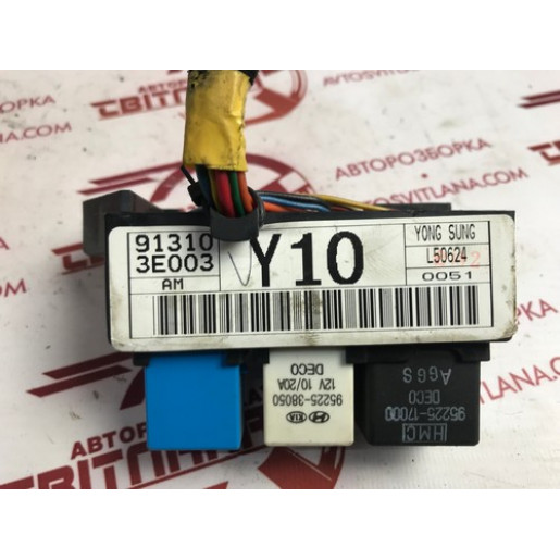 Блок реле Kia Sorento 2002-2009 913103E003
